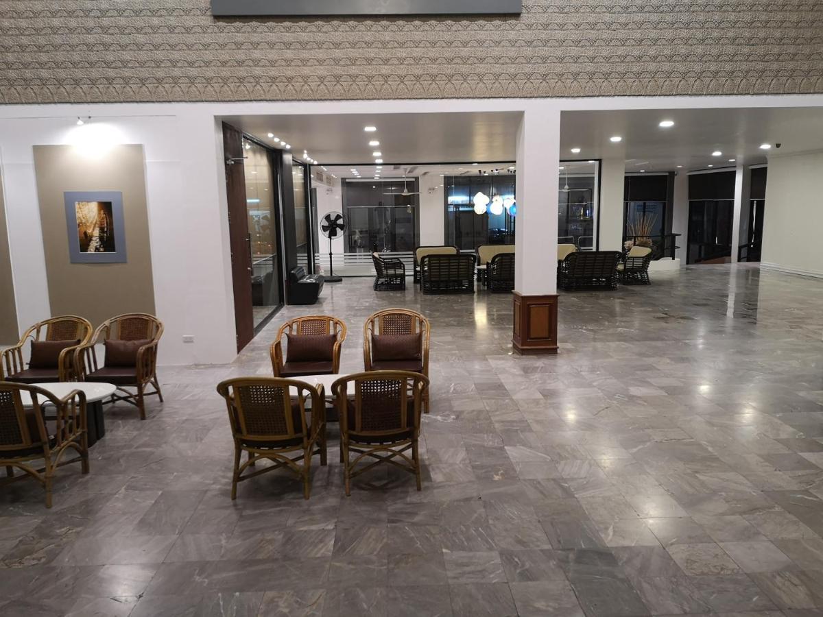 Отель The Regent Ubon Убонратчатхани Экстерьер фото